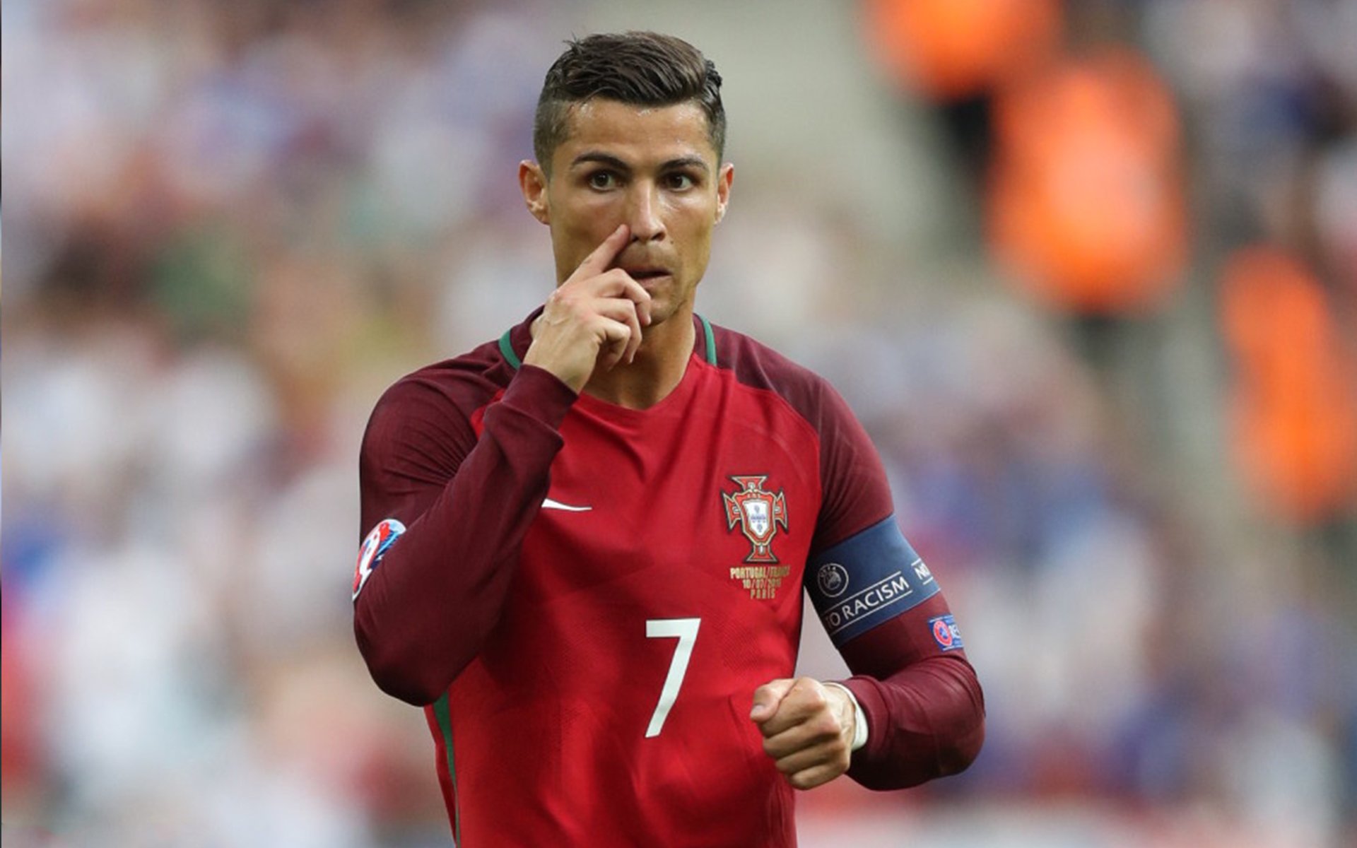 _运动场地创新：环保材料打造新体验_，运动场设计案例